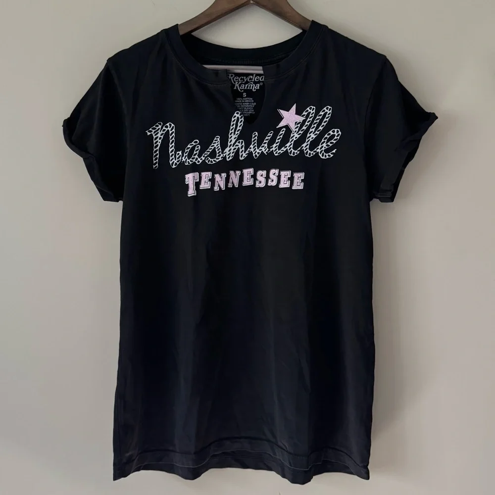 RECYCLED KARMA NASHVILLE TENNESSEE COUNTRY SONGS TEE BLACK SIZE SMALL EUC - Picture 2 of 4
